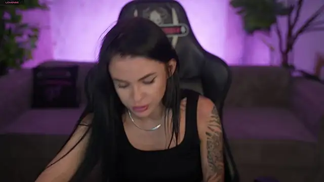 Tina Breeze online show from 06.15.26