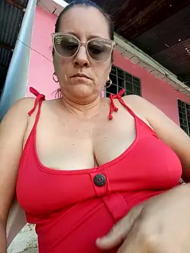 Snapshot of deisy_summers47x chatting on 11.14.25 deisy summers47x online show from 11.14.25