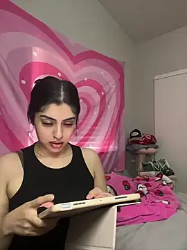 ThickerThanYoBitch online show from 01.18.25