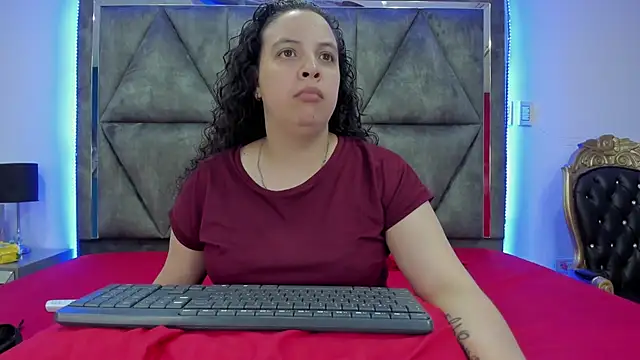 Danielaandximena online show from 12.18.24