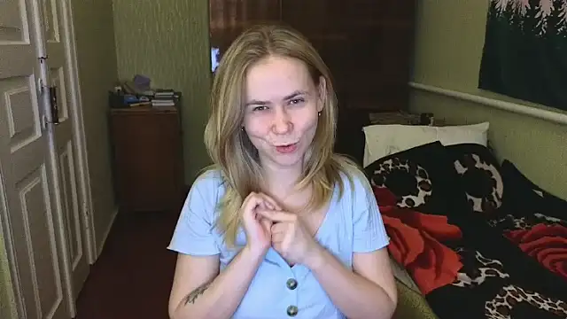 Riley Roo online show from 12.07.24