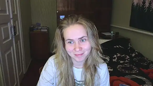 Riley Roo online show from 12.10.24