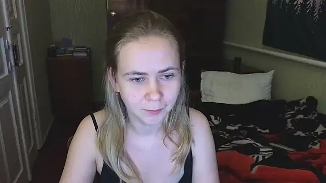 Riley Roo online show from 12.11.24