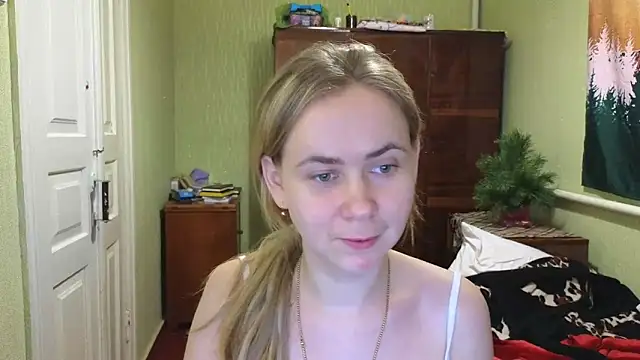 Riley Roo online show from 12.18.24