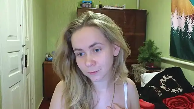 Riley Roo online show from 12.19.24