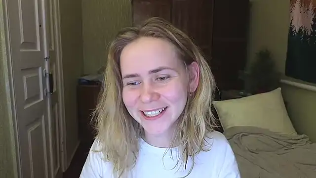 Riley Roo online show from 01.10.25