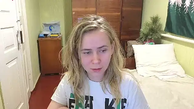 Riley Roo online show from 01.14.25