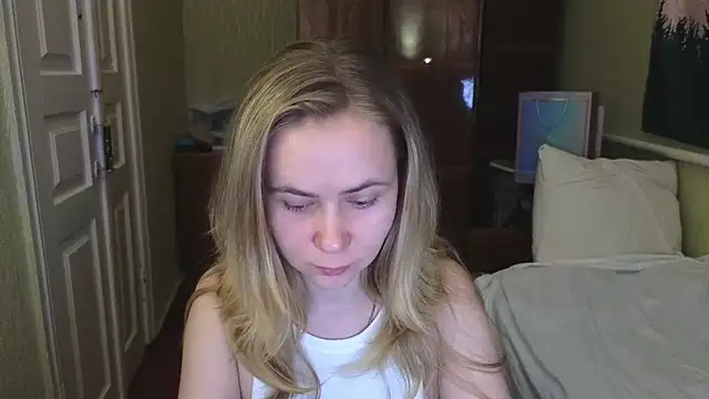 Riley Roo online show from 02.04.25