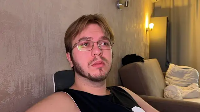 kiopiggy online show from 11.05.25