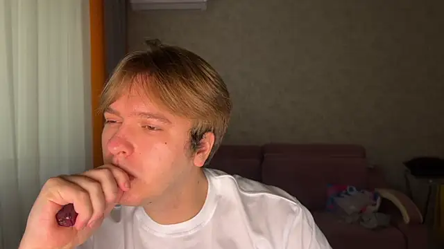 kiopiggy online show from 12.14.25