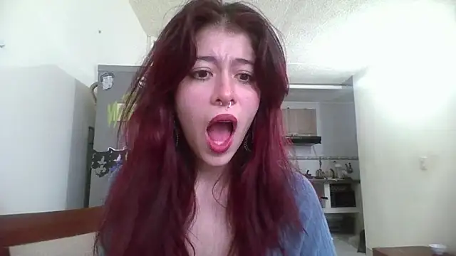 Snapshot of SuzzyyM chatting on 02.13.25 SuzzyyM online show from 02.13.25