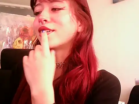 Snapshot of SuzzyyM chatting on 09.19.25 SuzzyyM online show from 09.19.25