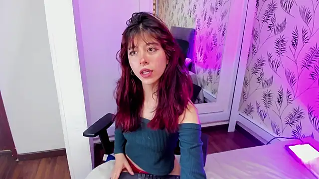 SuzzyyM online show from 04.27.26
