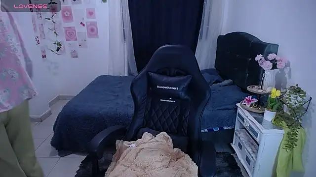 IsaBaileys  online show from 04.27.26