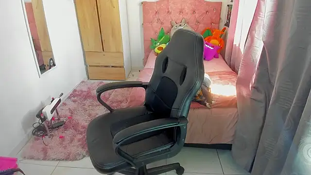 Snapshot of saralolo420 chatting on 12.24.24 saralolo420 online show from 12.24.24