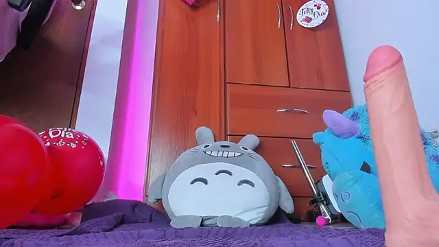 Snapshot of saralolo420 chatting on 02.14.25 saralolo420 online show from 02.14.25