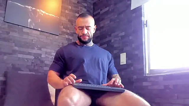 Snapshot of BruceDallas chatting on 09.20.25 BruceDallas online show from 09.20.25