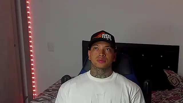 Stiven collins online show from 02.14.25