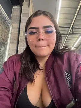 Snapshot of Chloemercury chatting on 11.27.25 Chloemercury online show from 11.27.25