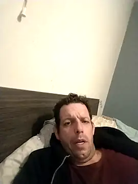 Snapshot of Knuffelstaaf123 chatting on 02.18.25 Knuffelstaaf123 online show from 02.18.25