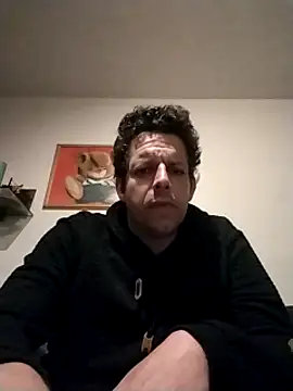 Snapshot of Knuffelstaaf123 chatting on 03.23.25 Knuffelstaaf123 online show from 03.23.25