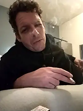 Snapshot of Knuffelstaaf123 chatting on 03.23.25 Knuffelstaaf123 online show from 03.23.25