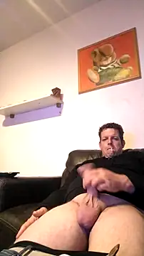 Snapshot of Knuffelstaaf123 chatting on 10.19.25 Knuffelstaaf123 online show from 10.19.25