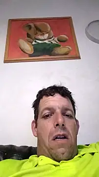 Snapshot of Knuffelstaaf123 chatting on 10.20.25 Knuffelstaaf123 online show from 10.20.25