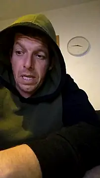 Snapshot of Knuffelstaaf123 chatting on 10.21.25 Knuffelstaaf123 online show from 10.21.25