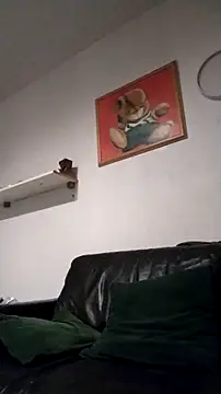 Snapshot of Knuffelstaaf123 chatting on 10.26.25 Knuffelstaaf123 online show from 10.26.25