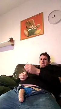 Snapshot of Knuffelstaaf123 chatting on 11.02.25 Knuffelstaaf123 online show from 11.02.25