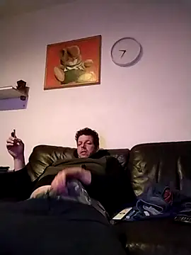 Snapshot of Knuffelstaaf123 chatting on 11.12.25 Knuffelstaaf123 online show from 11.12.25