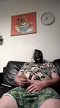 Snapshot of Knuffelstaaf123 chatting on 12.14.25 Knuffelstaaf123 online show from 12.14.25