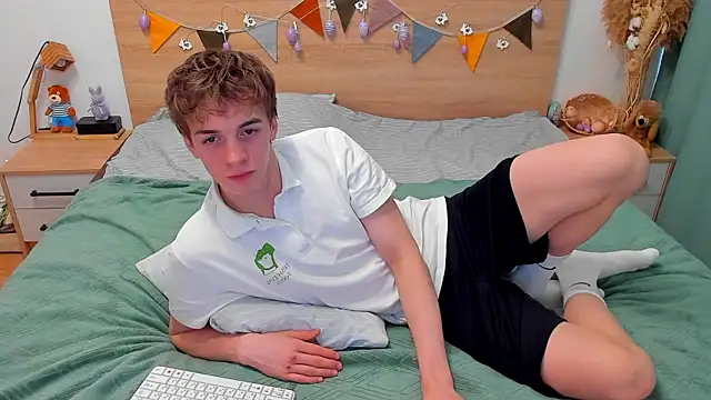 Snapshot of Fandi_777 chatting on 02.24.26 Fandi 777 online show from 02.24.26