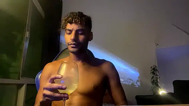 Snapshot of gerson173Hugo chatting on 02.11.25 gerson173Hugo online show from 02.11.25