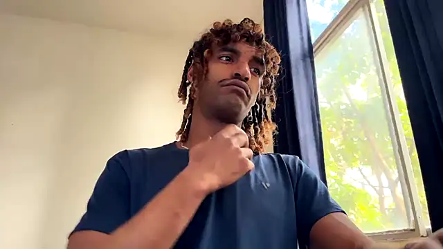 Snapshot of gerson173Hugo chatting on 10.14.25 gerson173Hugo online show from 10.14.25