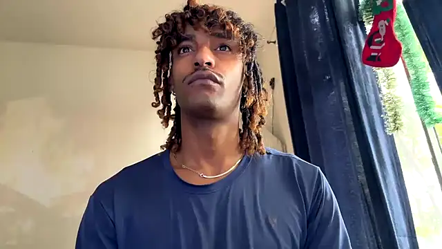 Snapshot of gerson173Hugo chatting on 11.13.25 gerson173Hugo online show from 11.13.25