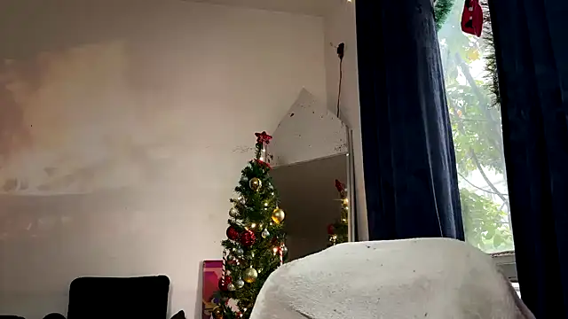 Snapshot of gerson173Hugo chatting on 11.15.25 gerson173Hugo online show from 11.15.25