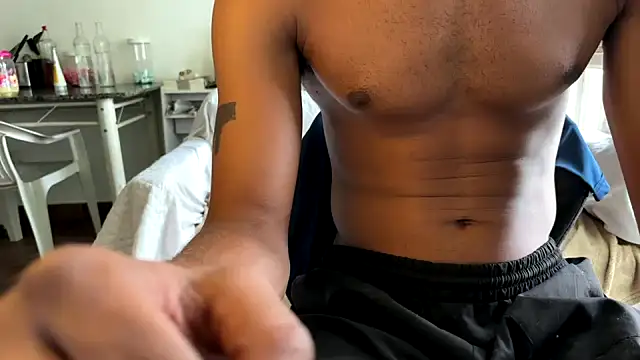 Snapshot of gerson173Hugo chatting on 12.16.25 gerson173Hugo online show from 12.16.25