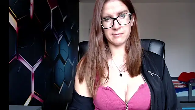 Snapshot of KayaRose chatting on 12.04.24 KayaRose online show from 12.04.24