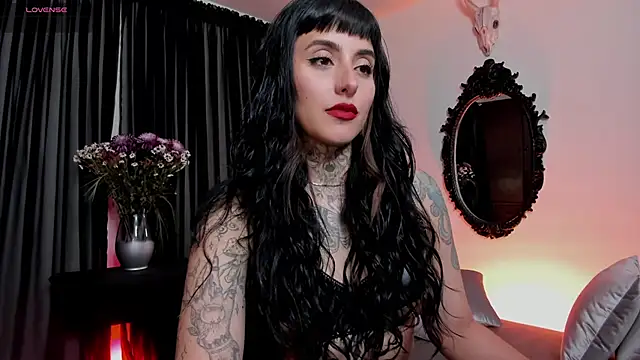 Snapshot of nasty_aliice1 chatting on 12.14.25 nasty aliice1 online show from 12.14.25