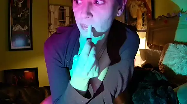 GardenGirl00 online show from 03.11.25