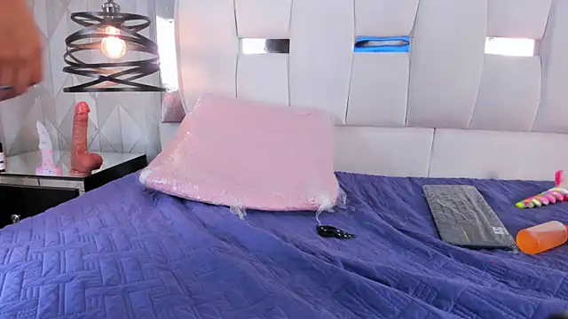 Snapshot of RileyThompson1 chatting on 03.15.25 RileyThompson1 online show from 03.15.25