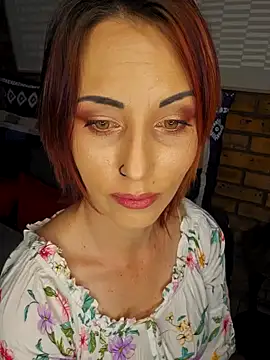 Snapshot of Astoria_Moon chatting on 09.10.25 Astoria Moon online show from 09.10.25