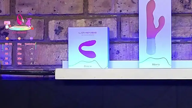 Snapshot of Astoria_Moon chatting on 09.28.25 Astoria Moon online show from 09.28.25