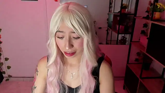 Snapshot of LilithCooperr_ chatting on 12.14.25 LilithCooperr online show from 12.14.25