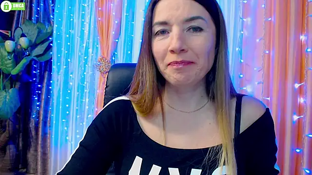 Snapshot of Sweet___Amelia chatting on 10.07.25 Sweet   Amelia online show from 10.07.25