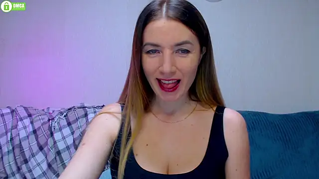 Snapshot of Sweet___Amelia chatting on 10.10.25 Sweet   Amelia online show from 10.10.25
