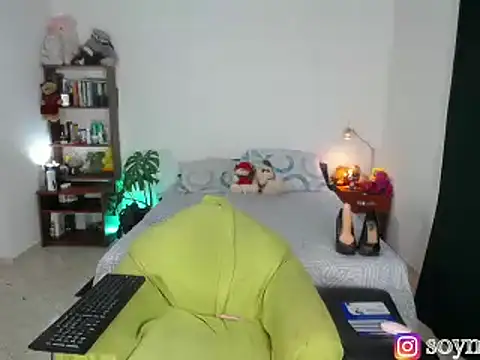 Snapshot of Megan_Hot15 chatting on 11.26.25 Megan Hot15 online show from 11.26.25