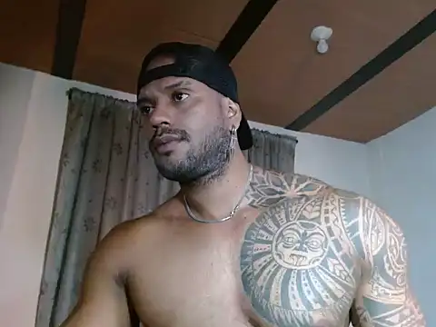 Snapshot of manolofitt chatting on 05.04.26 manolofitt online show from 05.04.26
